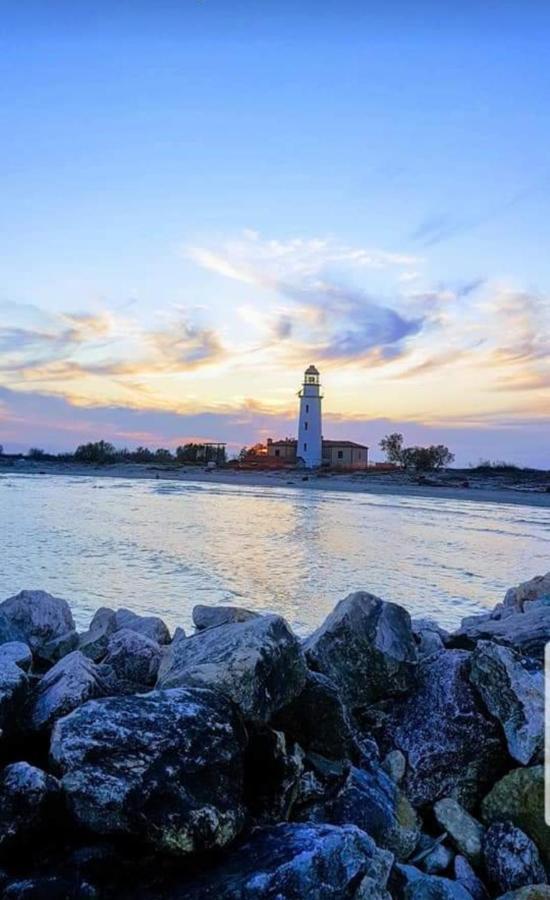 La Cueva Del Faro Hotell Gorino Ferrarese Exteriör bild